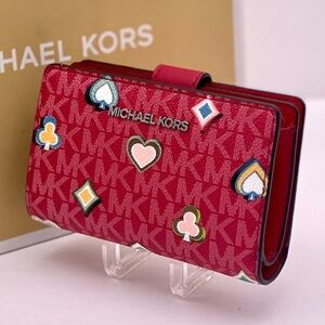 Michael Kors Jet Set Medium Printed Signature
Logo Wallet